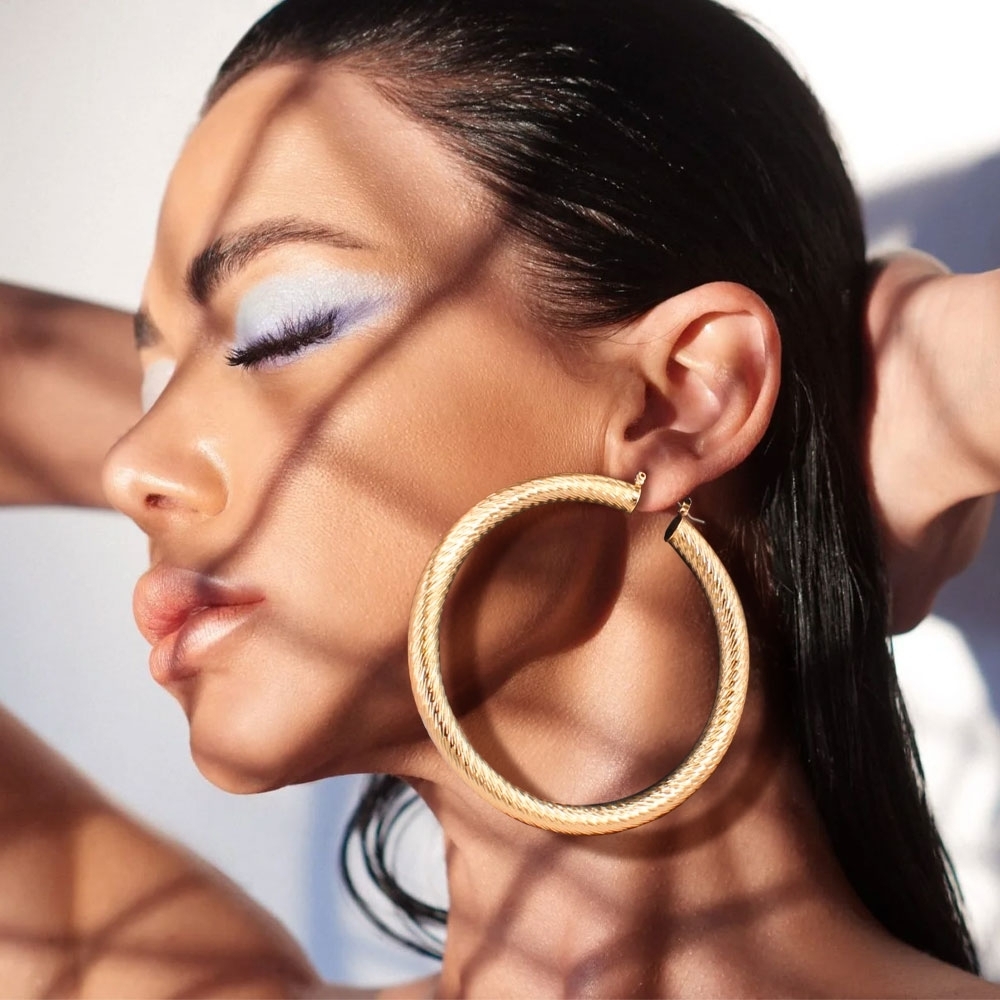 Chic Gold Hoop Earrings
